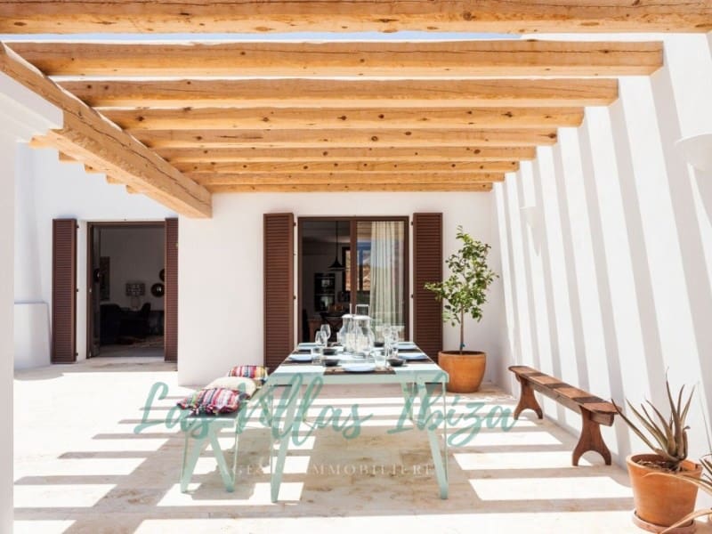 4 bedroom Villa for sale in Santa Gertrudis de Fruitera with pool - € 5,590,000 (Ref: 9266505)