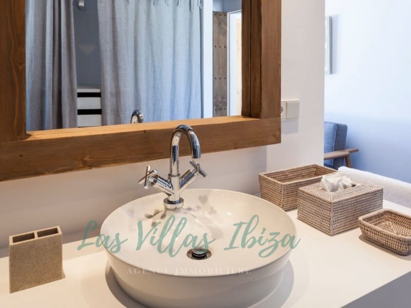 4 bedroom Villa for sale in Santa Gertrudis de Fruitera with pool - € 5,590,000 (Ref: 9266505)