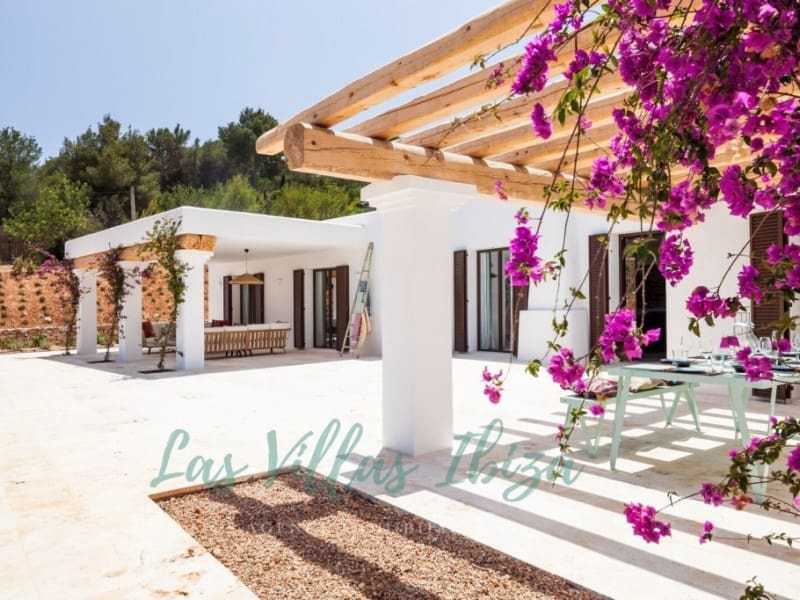 4 bedroom Villa for sale in Santa Gertrudis de Fruitera with pool - € 5,590,000 (Ref: 9266505)