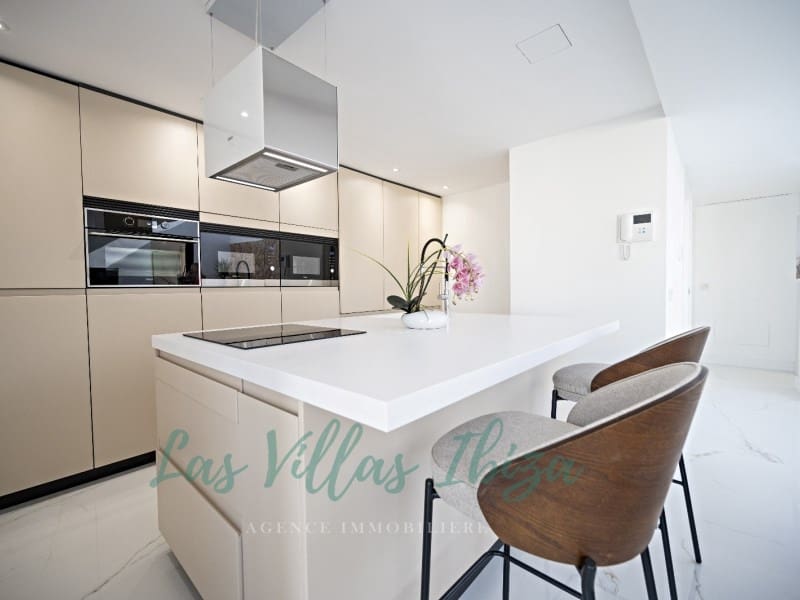 3 slaapkamer Flat te koop in Ibiza dorp - € 1.760.000 (Ref: 9272603)