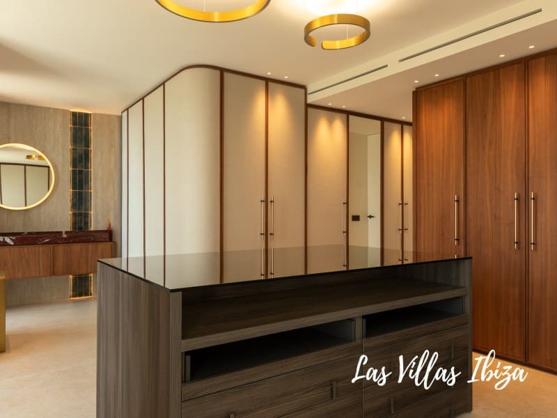 3 soveværelse Lejlighed til salg i Ibiza by med swimmingpool - € 3.900.000 (Ref: 9297199)