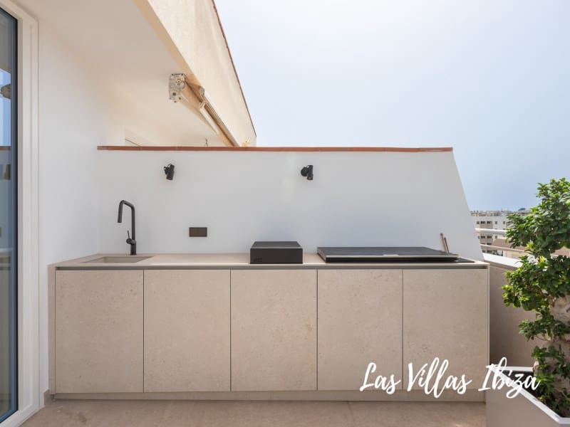 3 soveværelse Lejlighed til salg i Ibiza by med swimmingpool - € 3.900.000 (Ref: 9297199)