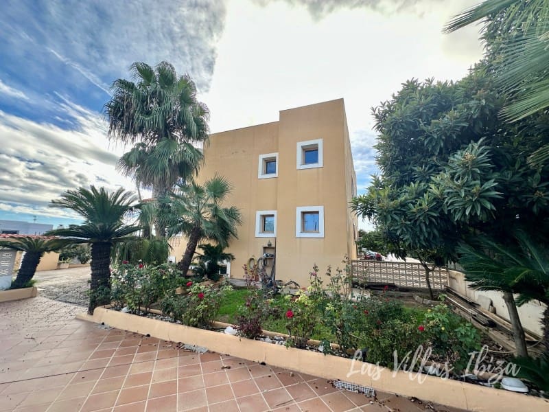 6 slaapkamer Villa te koop in Ibiza dorp met zwembad garage - € 2.165.000 (Ref: 9341204)