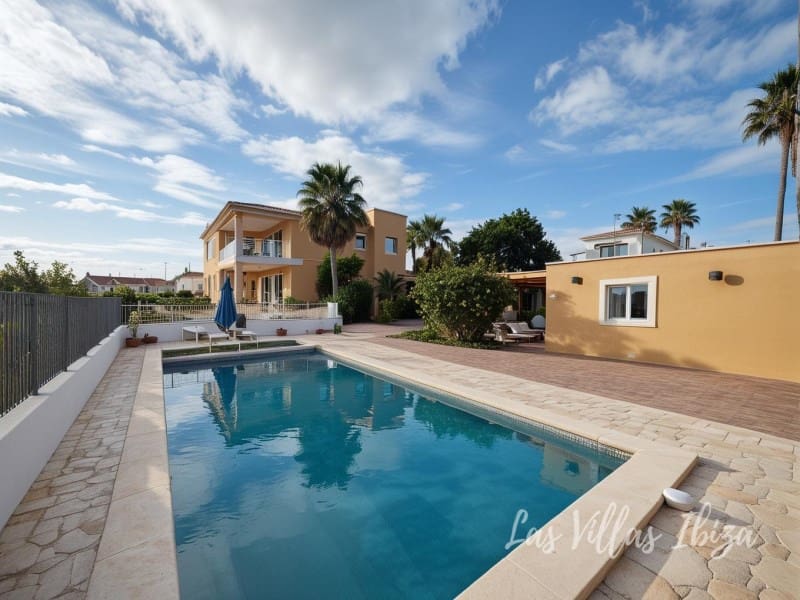 6 bedroom Villa for sale in Sant Jordi de Ses Salines with pool garage - € 2,165,000 (Ref: 9341204)