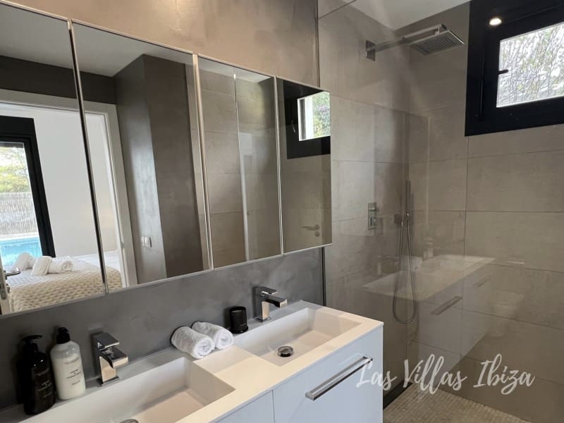 4 sypialnia Willa na sprzedaż w Santa Eulalia / Santa Eularia - 2 090 000 € (Ref: 9349333)