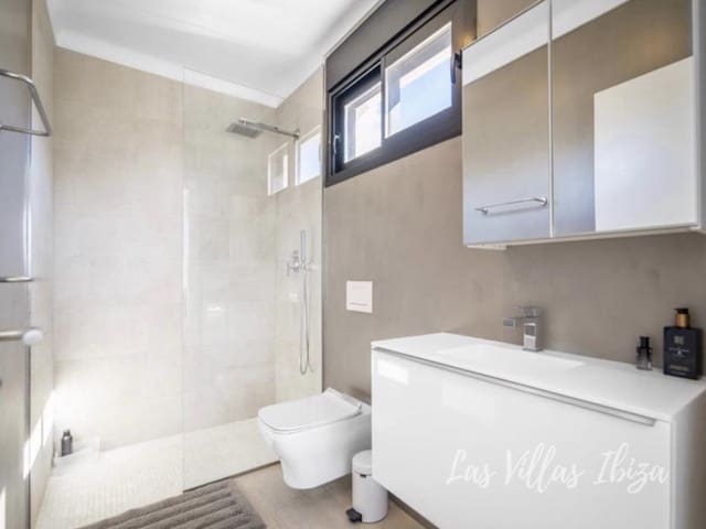 4 sypialnia Willa na sprzedaż w Santa Eulalia / Santa Eularia - 2 090 000 € (Ref: 9349333)