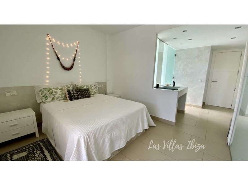 2 bedroom Apartment for sale in Ibiza / Eivissa town - € 880,000 (Ref: 9349334)