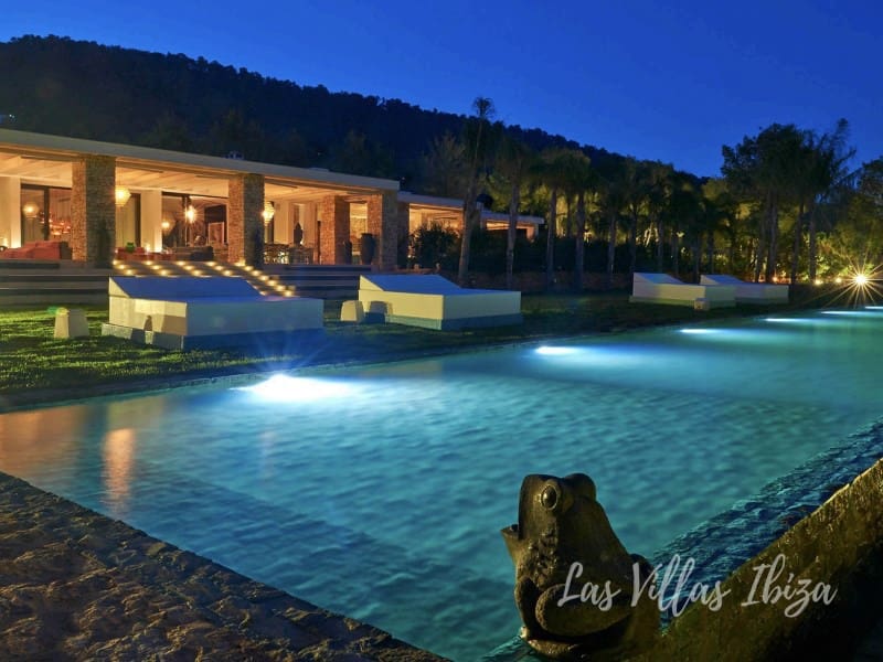 9 sovrum Villa till salu i Es Cubells med pool - 18 800 000 € (Ref: 9488460)