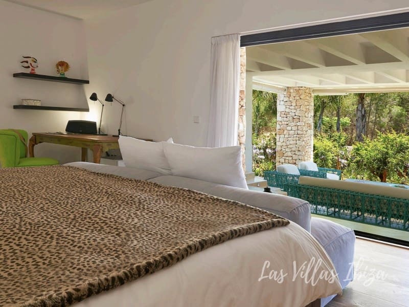 9 sovrum Villa till salu i Es Cubells med pool - 18 800 000 € (Ref: 9488460)