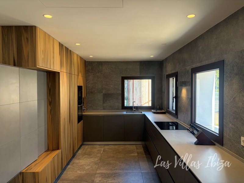 3 bedroom Villa for sale in Santa Eulalia / Santa Eularia with pool - € 3,250,000 (Ref: 9504667)