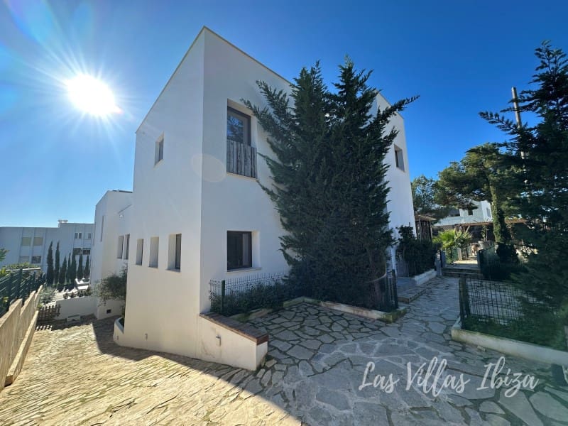 3 bedroom Villa for sale in Santa Eulalia / Santa Eularia with pool - € 3,250,000 (Ref: 9504667)