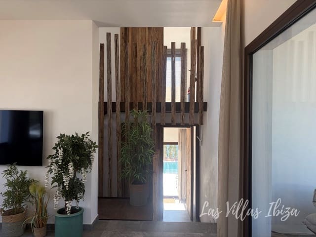 3 soveværelse Villa til salg i Santa Eulalia / Santa Eularia med swimmingpool - € 3.250.000 (Ref: 9504667)