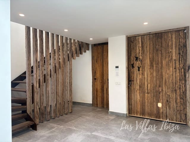 3 soveværelse Villa til salg i Santa Eulalia / Santa Eularia med swimmingpool - € 3.250.000 (Ref: 9504667)