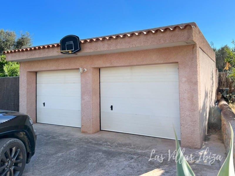 4 bedroom Villa for sale in Ibiza / Eivissa town - € 2,100,000 (Ref: 9537265)