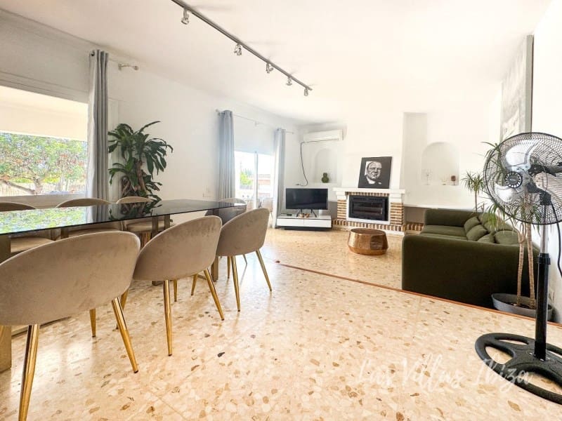 4 bedroom Villa for sale in Ibiza / Eivissa town - € 2,100,000 (Ref: 9537265)