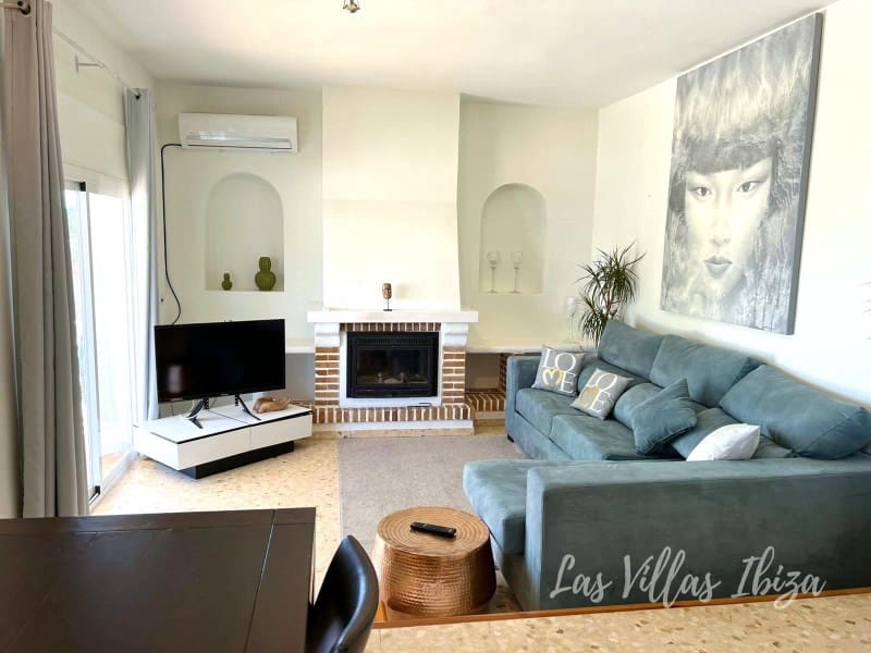 4 bedroom Villa for sale in Ibiza / Eivissa town - € 2,100,000 (Ref: 9537265)