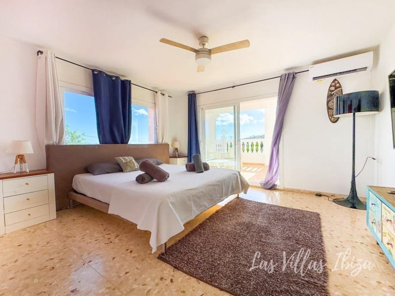 4 bedroom Villa for sale in Ibiza / Eivissa town - € 2,100,000 (Ref: 9537265)