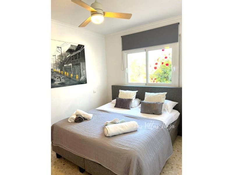 4 bedroom Villa for sale in Ibiza / Eivissa town - € 2,100,000 (Ref: 9537265)