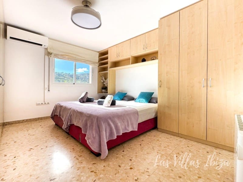 4 bedroom Villa for sale in Ibiza / Eivissa town - € 2,100,000 (Ref: 9537265)