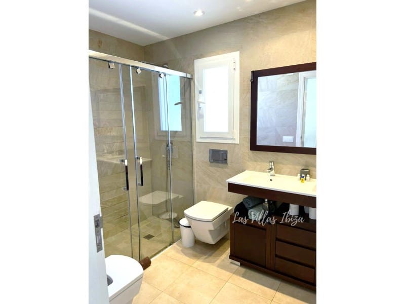 4 bedroom Villa for sale in Ibiza / Eivissa town - € 2,100,000 (Ref: 9537265)