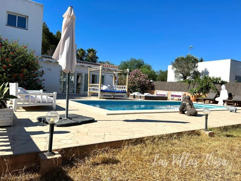 4 bedroom Villa for sale in Ibiza / Eivissa town - € 2,100,000 (Ref: 9537265)