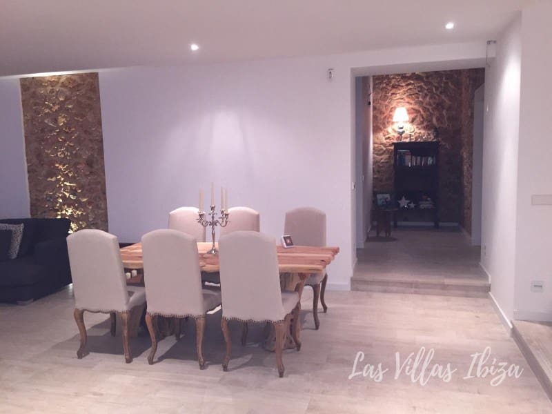 4 bedroom Villa for sale in Sant Jordi de Ses Salines with pool - € 2,180,000 (Ref: 9543386)