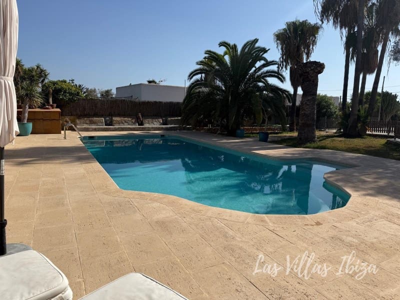 4 bedroom Villa for sale in Sant Jordi de Ses Salines with pool - € 2,180,000 (Ref: 9543386)
