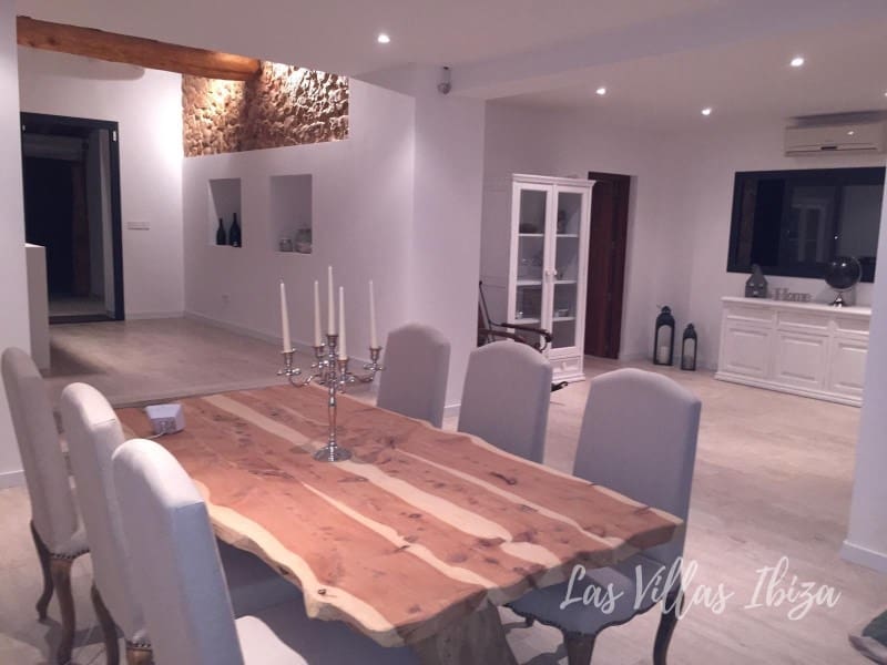 4 bedroom Villa for sale in Sant Jordi de Ses Salines with pool - € 2,180,000 (Ref: 9543386)