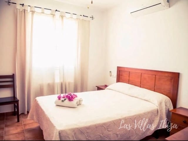 3 quarto Moradia para venda em Sant Jordi de Ses Salines, San Jose / Sant Josep de Sa Talaia - 1 850 000 € (Ref: 9547863)