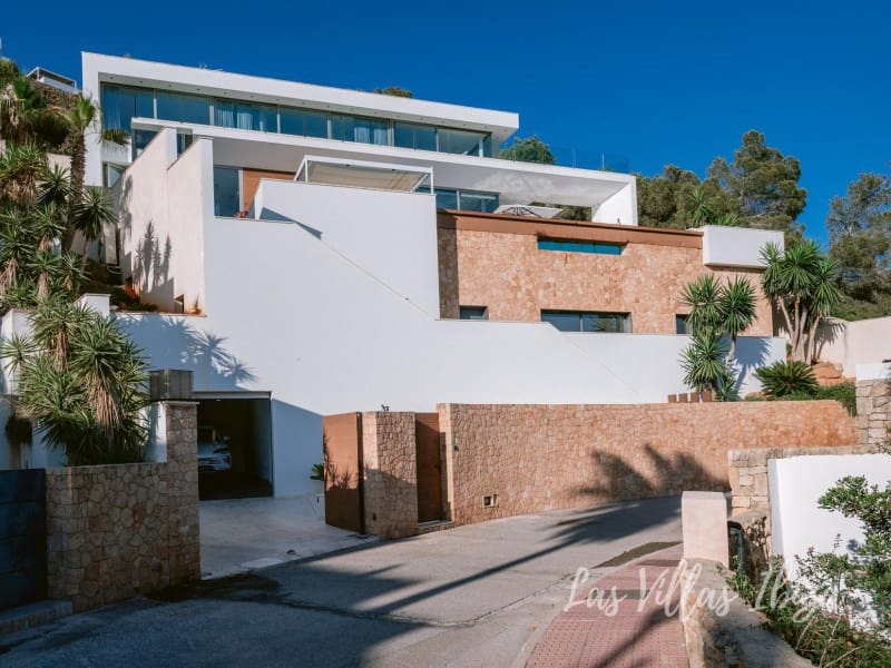 6 bedroom Villa for sale in Roca Llisa with pool - € 4,900,000 (Ref: 9568667)