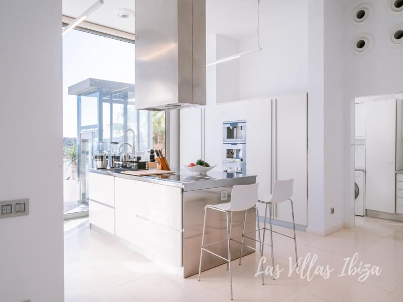 6 bedroom Villa for sale in Roca Llisa with pool - € 4,900,000 (Ref: 9568667)