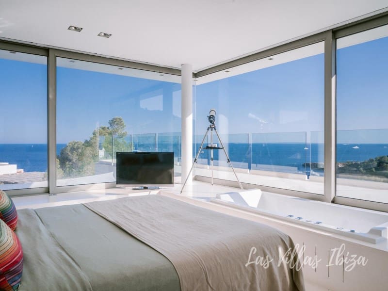 6 bedroom Villa for sale in Roca Llisa with pool - € 4,900,000 (Ref: 9568667)