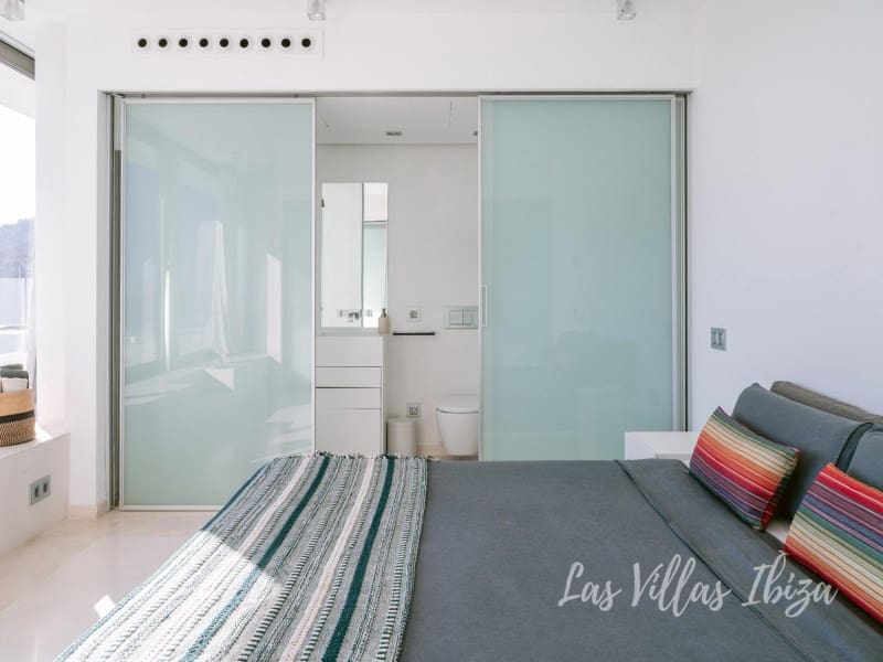 6 bedroom Villa for sale in Roca Llisa with pool - € 4,900,000 (Ref: 9568667)