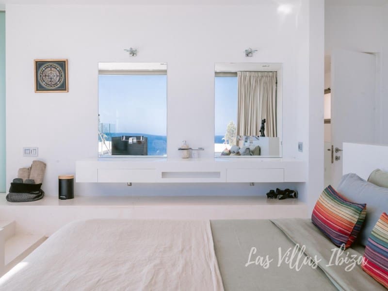 6 bedroom Villa for sale in Roca Llisa with pool - € 4,900,000 (Ref: 9568667)