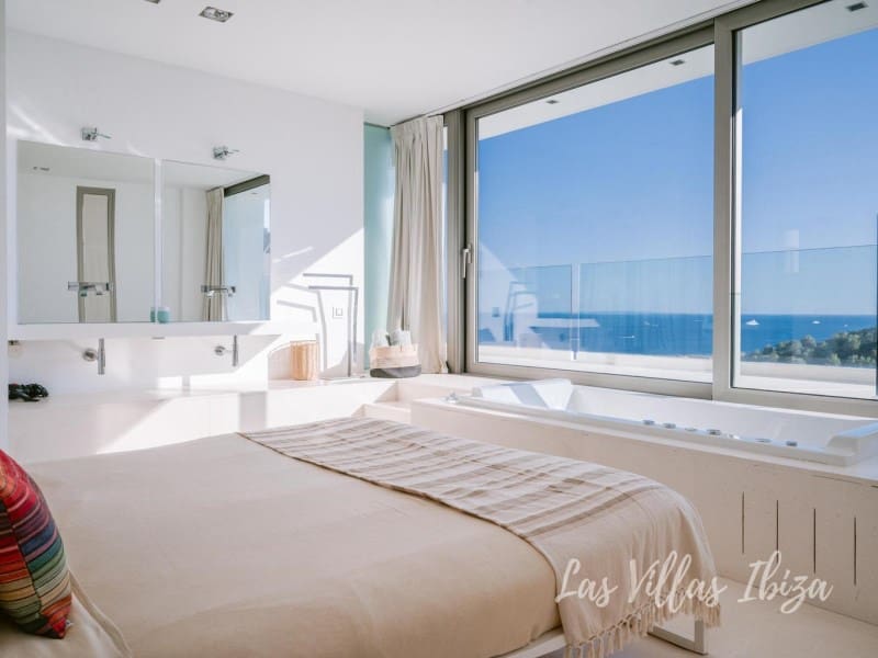 6 bedroom Villa for sale in Roca Llisa with pool - € 4,900,000 (Ref: 9568667)