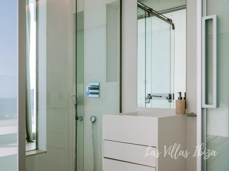 6 bedroom Villa for sale in Roca Llisa with pool - € 4,900,000 (Ref: 9568667)