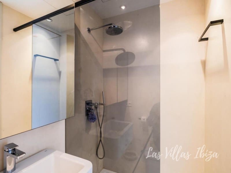 6 bedroom Villa for sale in Roca Llisa with pool - € 4,900,000 (Ref: 9568667)