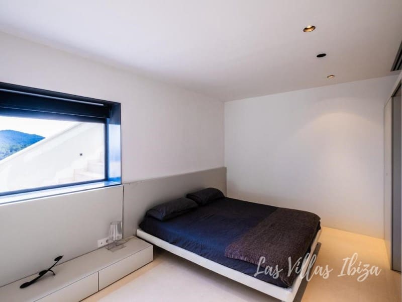 6 bedroom Villa for sale in Roca Llisa with pool - € 4,900,000 (Ref: 9568667)