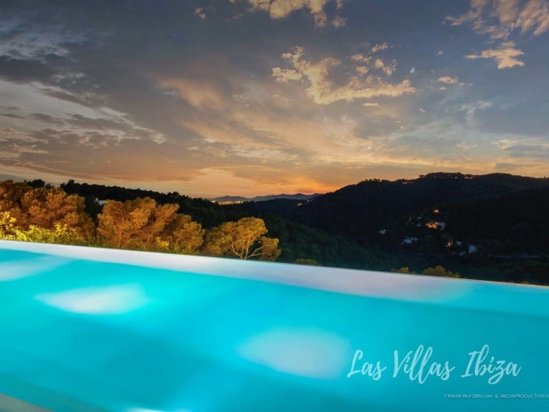 9 makuuhuone Huvila myytävänä paikassa Roca Llisa mukana uima-altaan - 9 800 000 € (Ref: 9574864)