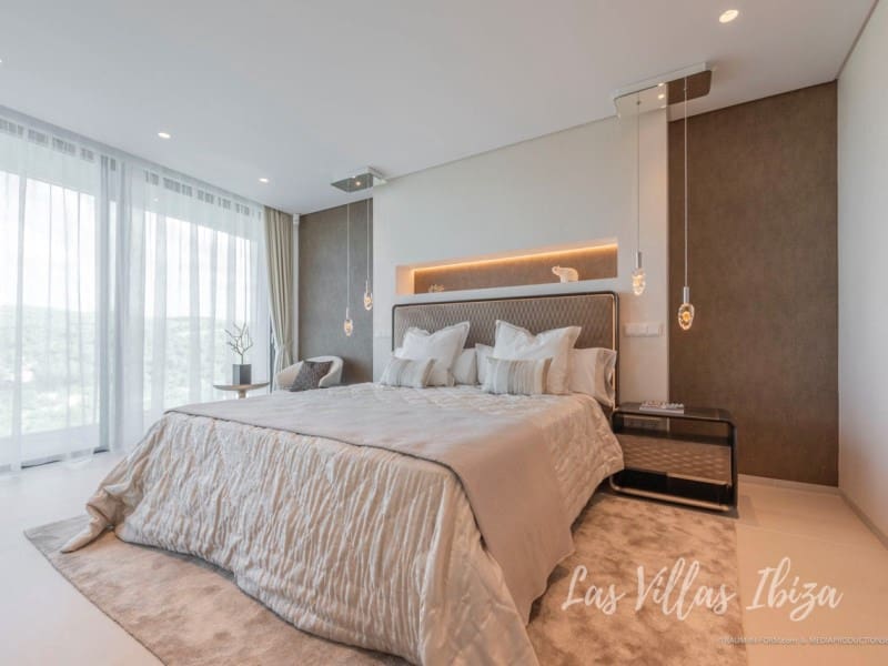 9 makuuhuone Huvila myytävänä paikassa Roca Llisa mukana uima-altaan - 9 800 000 € (Ref: 9574864)