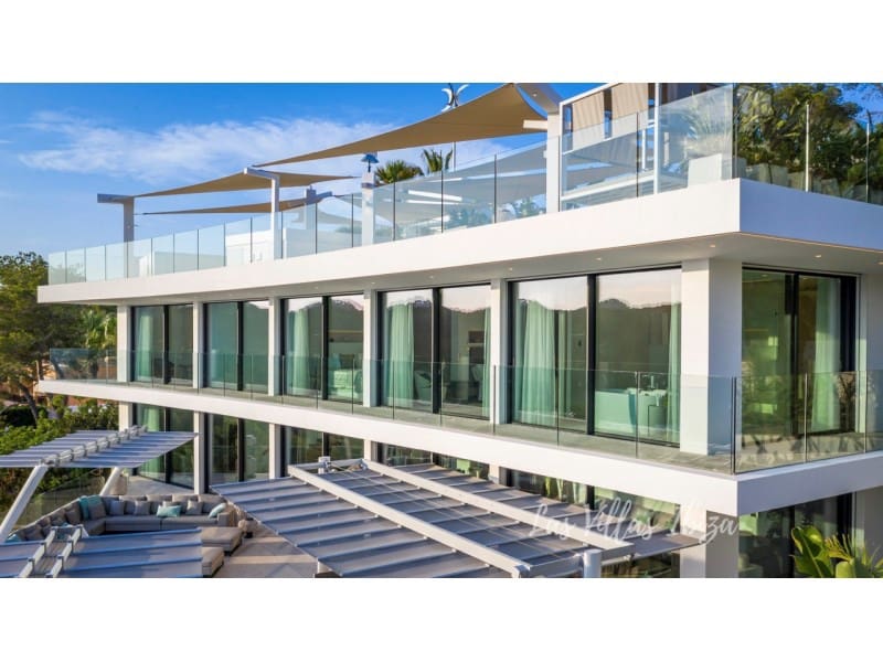 9 makuuhuone Huvila myytävänä paikassa Roca Llisa mukana uima-altaan - 9 800 000 € (Ref: 9574864)