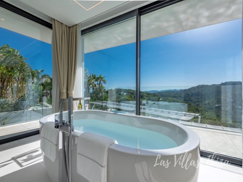 9 makuuhuone Huvila myytävänä paikassa Roca Llisa mukana uima-altaan - 9 800 000 € (Ref: 9574864)