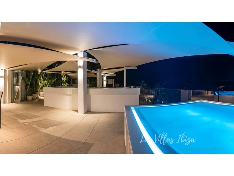 9 makuuhuone Huvila myytävänä paikassa Roca Llisa mukana uima-altaan - 9 800 000 € (Ref: 9574864)