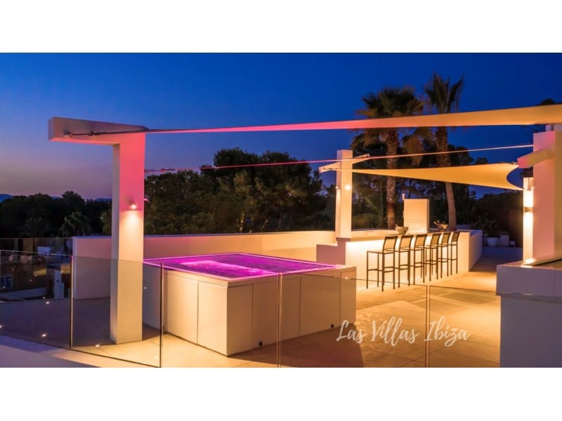 9 makuuhuone Huvila myytävänä paikassa Roca Llisa mukana uima-altaan - 9 800 000 € (Ref: 9574864)