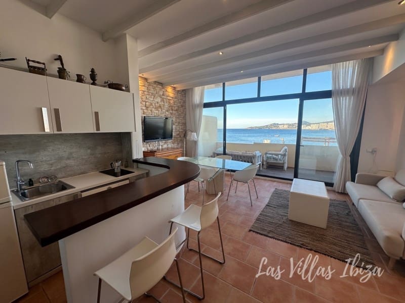 Apartamento de 2 habitaciones en San Jose / Sant Josep de Sa Talaia en alquiler - 3.000 € (Ref: 9616161)