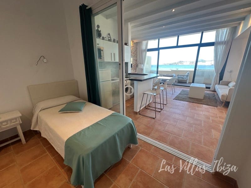 Apartamento de 2 habitaciones en San Jose / Sant Josep de Sa Talaia en alquiler - 3.000 € (Ref: 9616161)