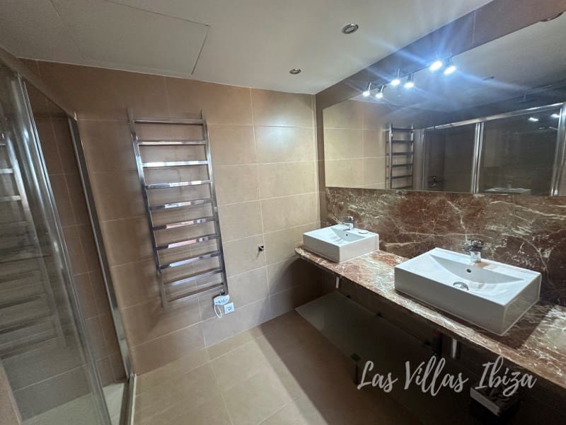 Apartamento de 2 habitaciones en San Jose / Sant Josep de Sa Talaia en alquiler - 3.000 € (Ref: 9616161)