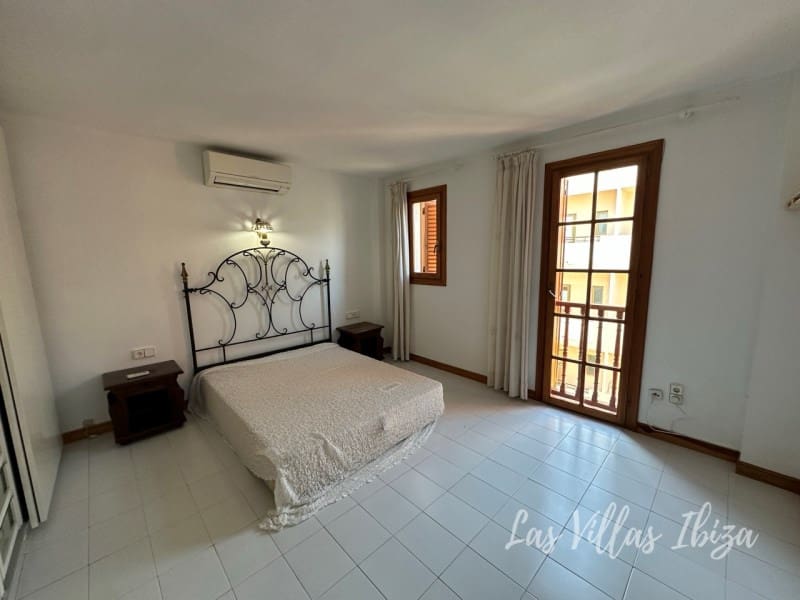 Apartamento de 3 habitaciones en Santa Eulalia / Santa Eularia en alquiler con garaje - 3.300 € (Ref: 9627565)