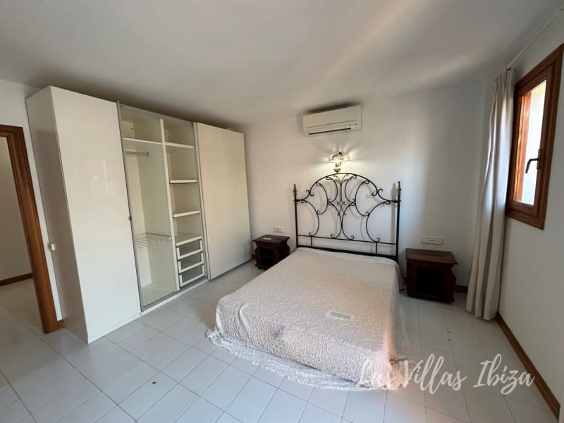 Apartamento de 3 habitaciones en Santa Eulalia / Santa Eularia en alquiler con garaje - 3.300 € (Ref: 9627565)