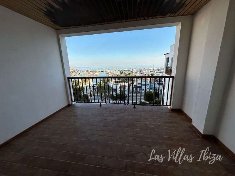 Apartamento de 3 habitaciones en Santa Eulalia / Santa Eularia en alquiler con garaje - 3.300 € (Ref: 9627565)